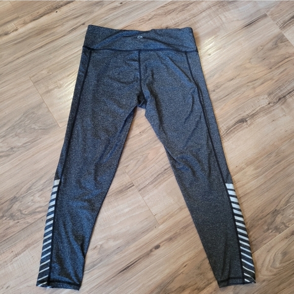 Gap Fit Womens Cropped Leggings - Picture 2 of 7